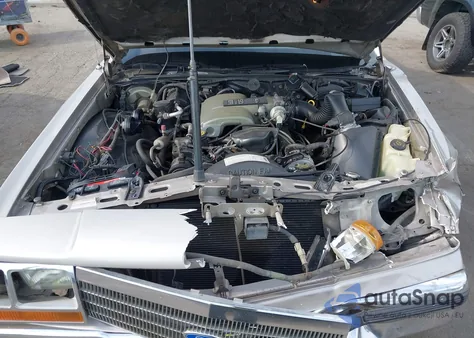 1990 Ford Crown Victoria S из США, поврежденный, VIN 2FACP72F6LX166392